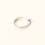 Anillo solitario de diamante talla brillante en oro blanco 18K – 0,22 ct