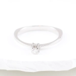 Anillo con brillante
