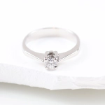 Solitario con diamante