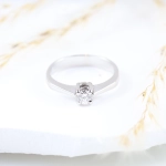 Solitario con diamante