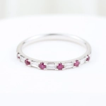 Anillo diamantes y rubies