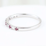 Anillo diamantes y rubies