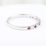 Anillo diamantes y rubies