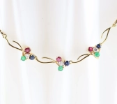 Gargantilla con diamantes, esmeraldas, zafiros y rubíes