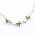Gargantilla con diamantes, esmeraldas, zafiros y rubíes