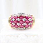 Anillo con diamantes y rubíes