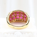 Anillo con diamantes y rubíes
