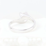 Anillo 4 garras con brillante