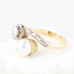Anillo vintage con diamantes y perla