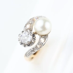 Anillo vintage con diamantes y perla