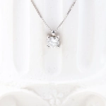 Gargantilla con diamante