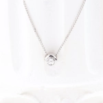 Cadena con colgante diamante