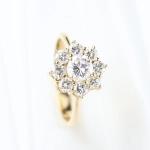 Roseta vintage con diamantes