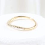 Anillo diamantes en carril