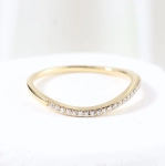 Anillo diamantes en carril