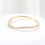 Anillo diamantes en carril