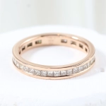 Alianza oro rosa con diamantes