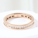 Alianza oro rosa con diamantes