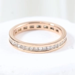 Alianza oro rosa con diamantes