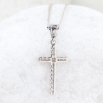 Cadena con cruz de diamantes en oro blanco 18K