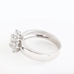 Anillo roseta de diamantes 1,76 ct en oro blanco 18K