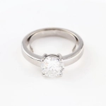 Anillo solitario de oro blanco 18K con diamante natural 1,72 ct