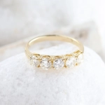 Cinquillo de diamantes 1,28 ct en oro amarillo de 18K