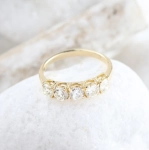 Cinquillo de diamantes 1,28 ct en oro amarillo de 18K