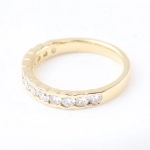 Anillo media alianza de 13 diamantes en oro amarillo 18K – 0,65 ct