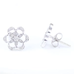 Pendientes de flor con diamantes en oro blanco 18K – 0,12 ct