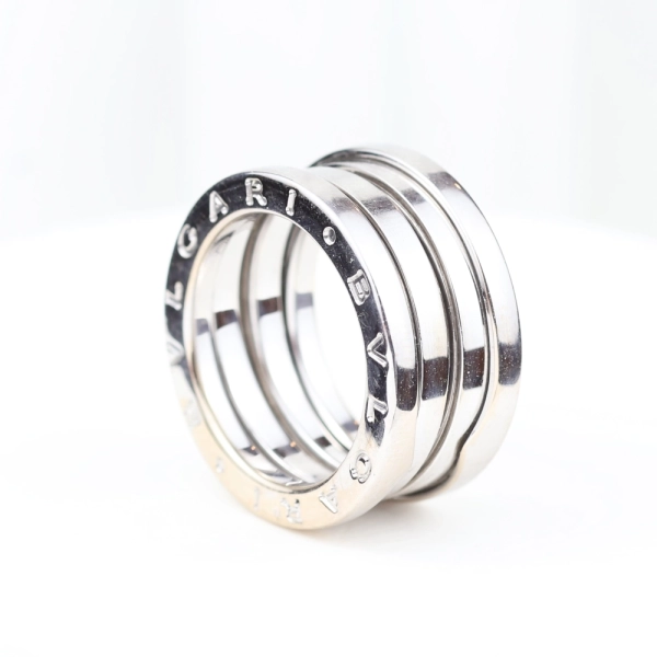 Anillo Bvlgari B.Zero1 en oro blanco 18K