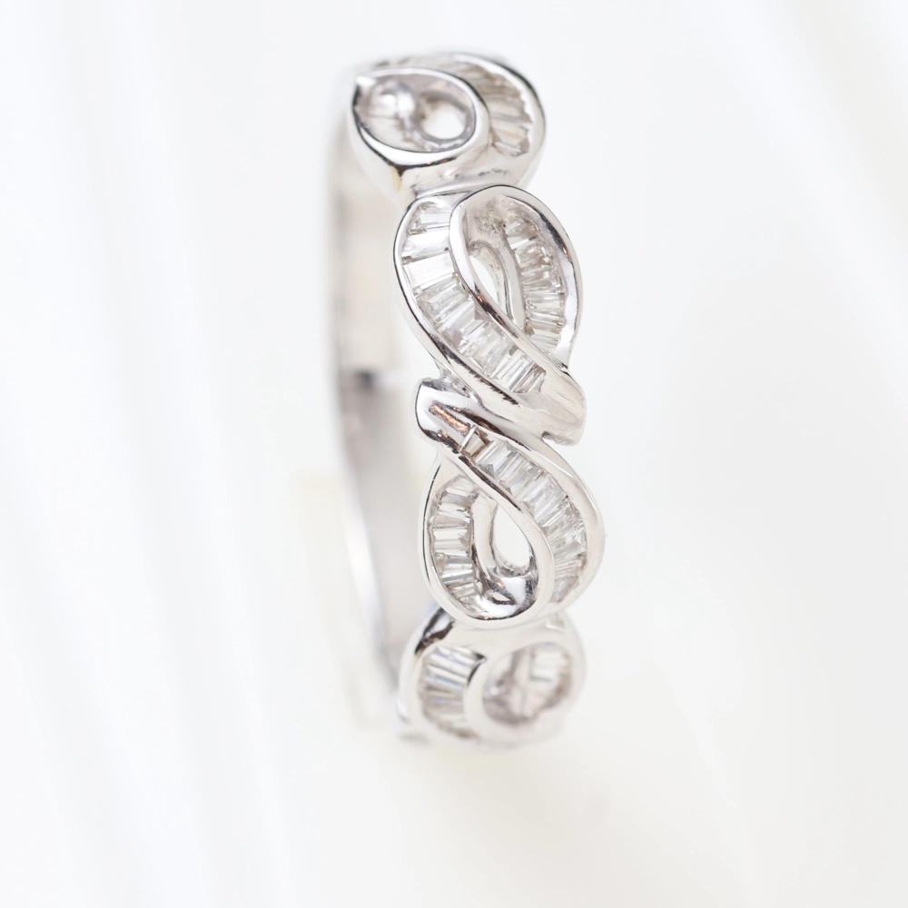 Anillo con diamantes