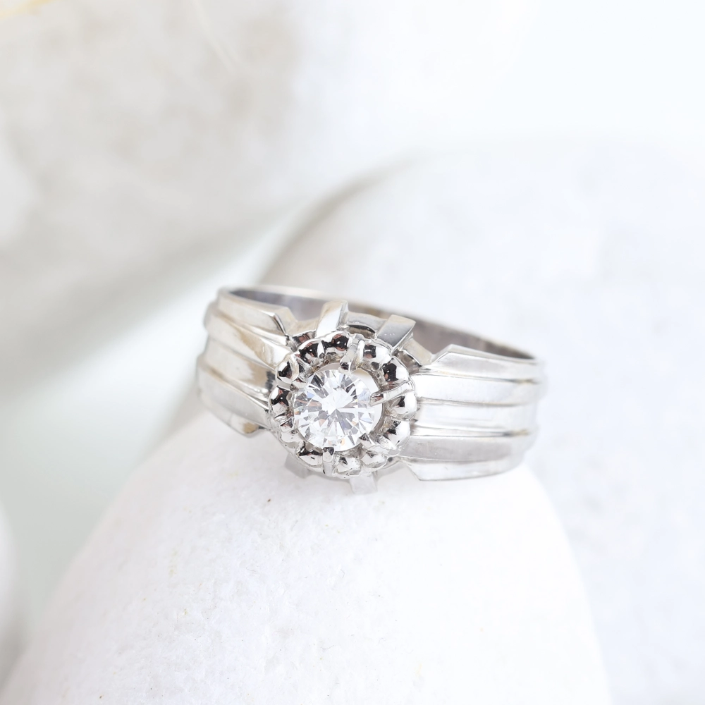 Anillo de caballero oro blanco 18K con diamante natural 0,60 ct