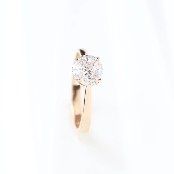 Anillo de diamantes talla marquise y princesa en oro rosa de 14K