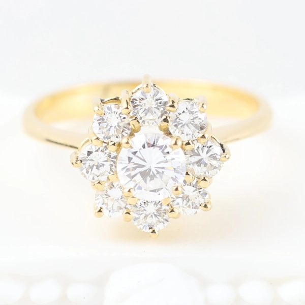 Anillo roseta de diamantes en oro amarillo