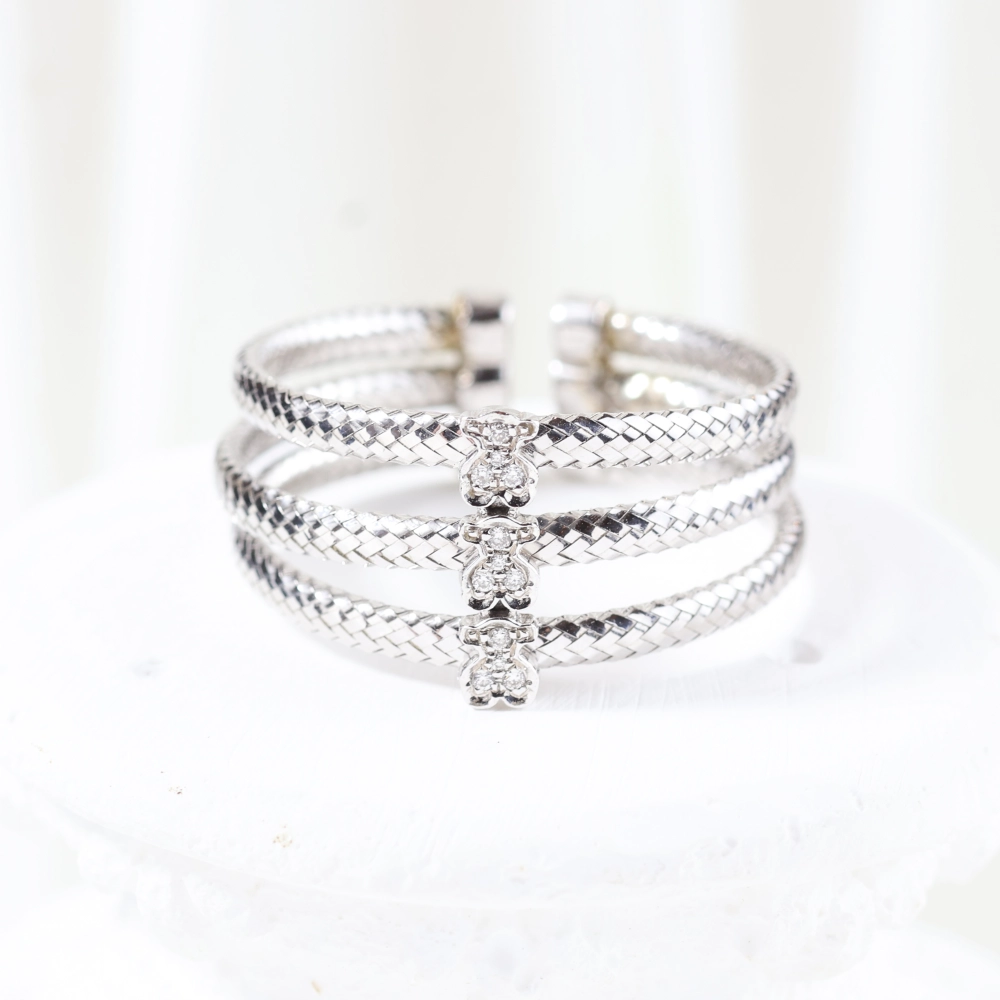 Anillo TOUS de oro blanco 18K con diamantes talla brillante