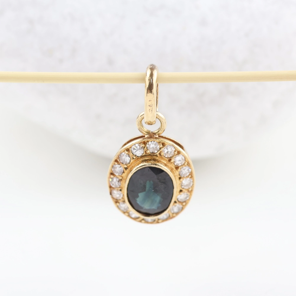 Colgante de zafiro natural 1,50 ct y diamantes en oro amarillo 18K