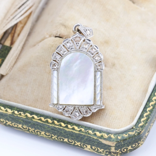 Colgante vintage diamantes y nácar 