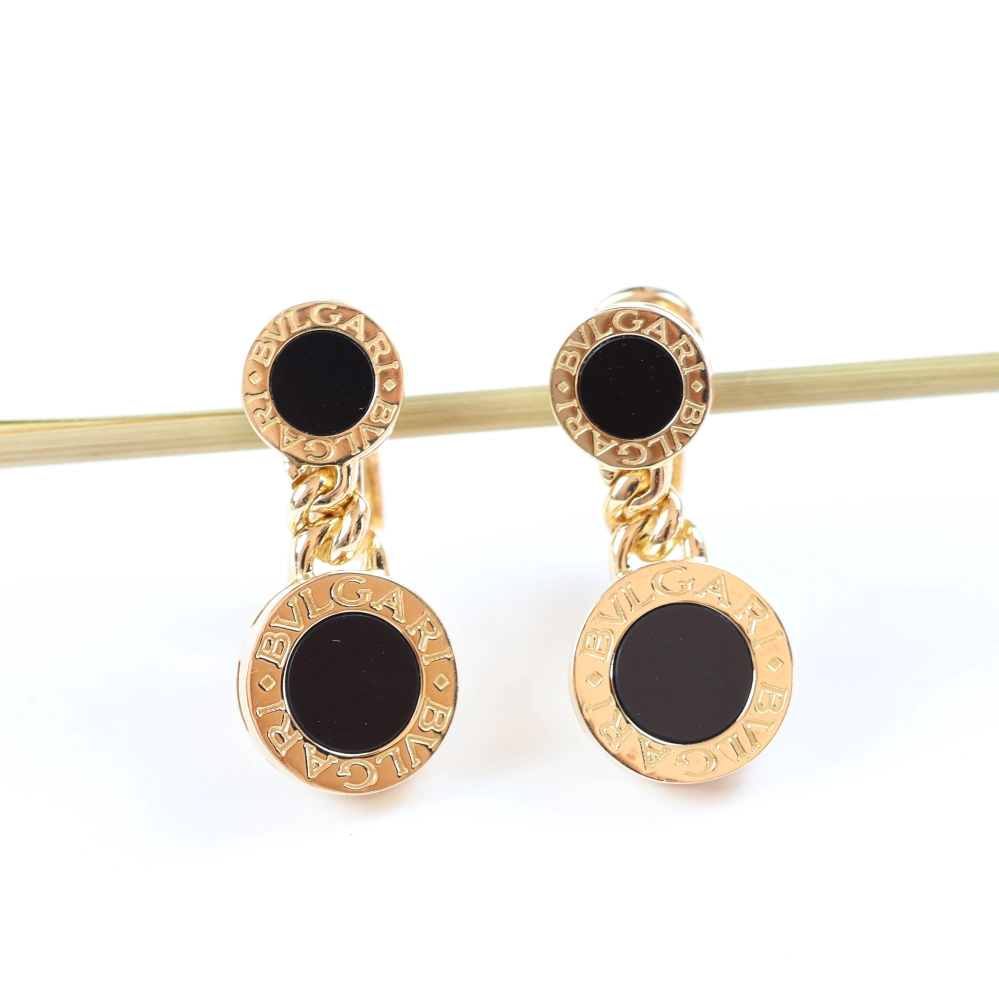 Pendientes Bvlgari Bvlgari de oro amarillo 18K con ónix