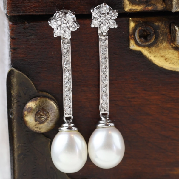 Pendientes con diamantes y perlas