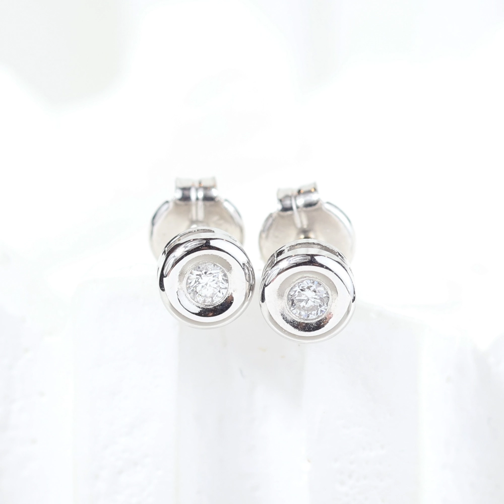 Pendientes de diamantes en oro blanco 18K