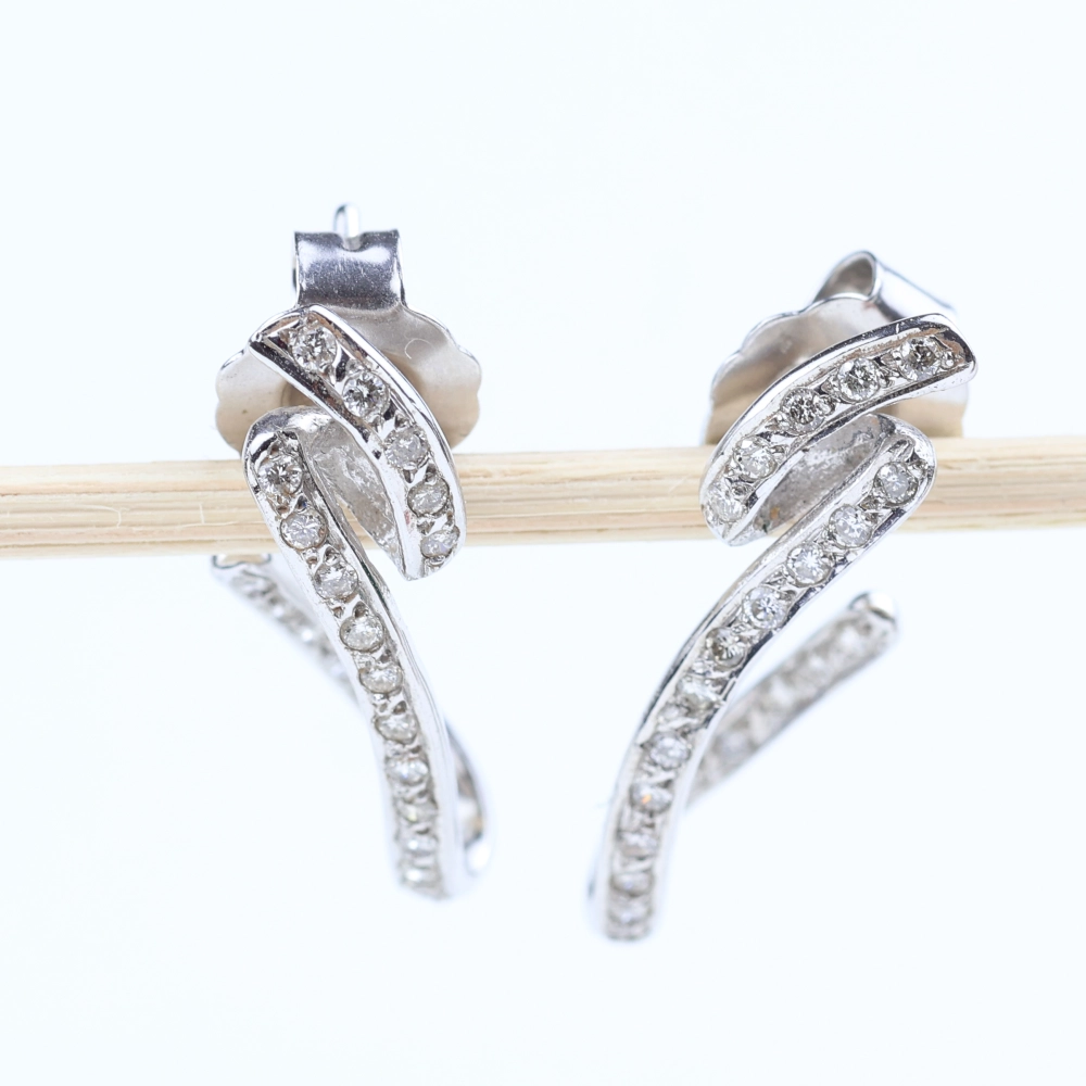 Pendientes de oro blanco 18K con diamantes talla brillante