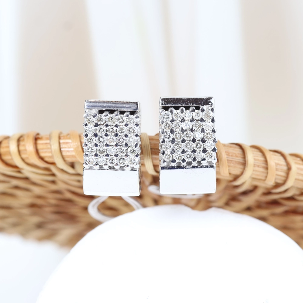 Pendientes pavé de diamantes en oro blanco 18K – 0,75 ct
